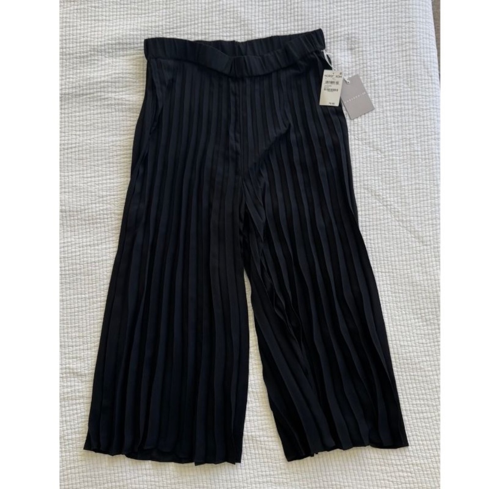 Chelsea 28 Black Pleated Wide Leg Midi Pants NWT